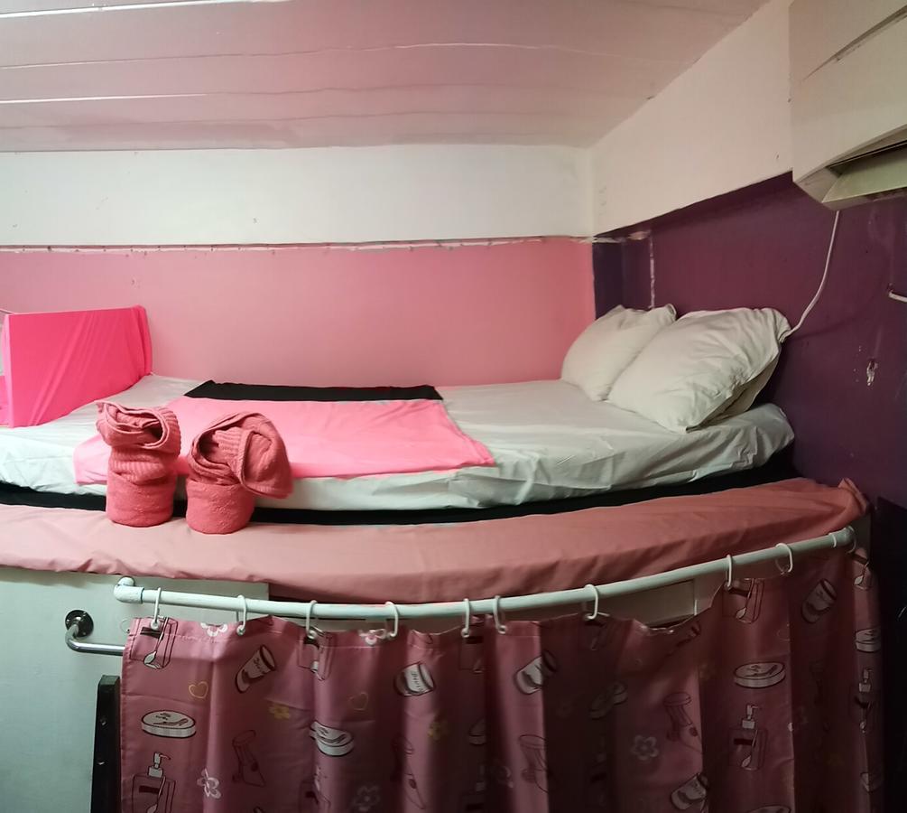 Wild & Wandering Backpacker Hostel & Bar Hatrin Szoba fotó