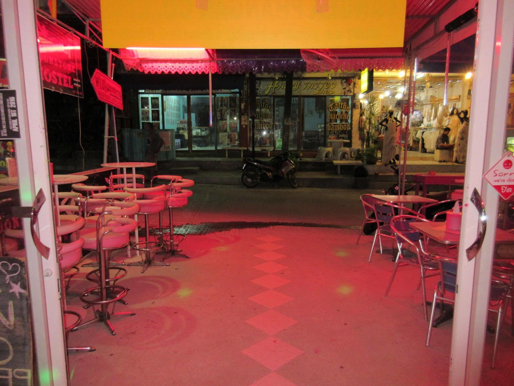 Wild & Wandering Backpacker Hostel & Bar Hatrin Kültér fotó